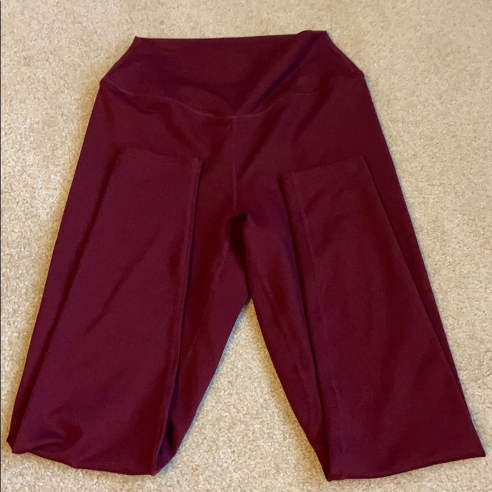 Women’s Balance Athletica MD  workout leggings.